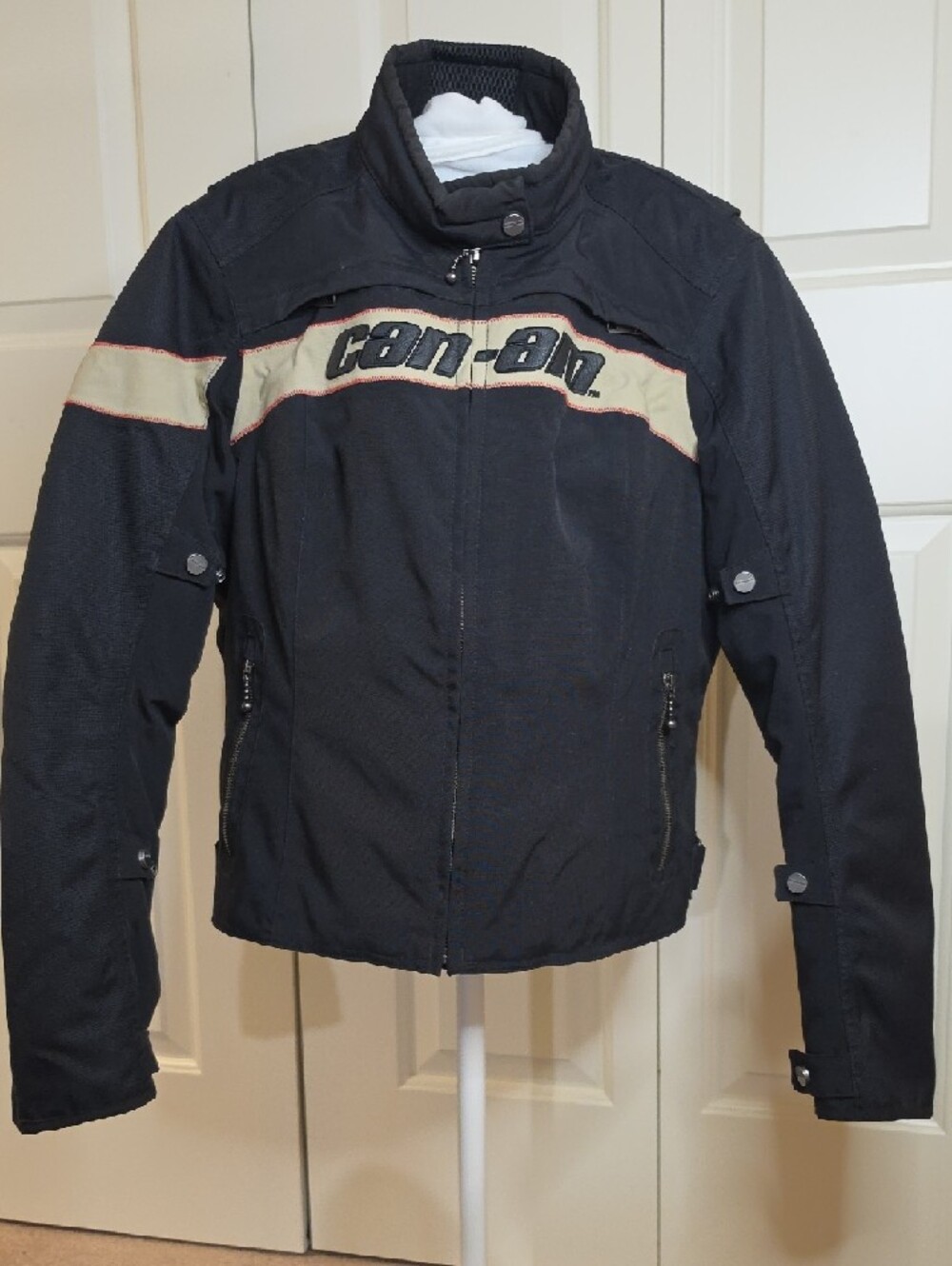 Utility Jacket For Riding - Picture 2 of 16